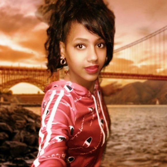 Meet your Posher, Michele - Picture 2 of 4